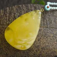 唯美吊坠头像第1张