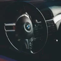 手握豪车方向盘头像第1张
