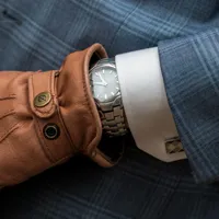 男生带手表头像第1张