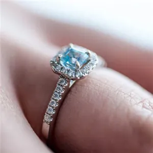 手指上的戒指头像图片女生第1张