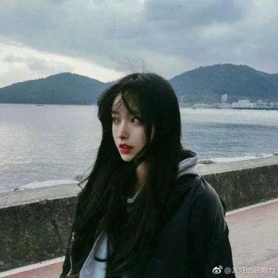 20张高清个性好看的小姐姐头像图片第1张