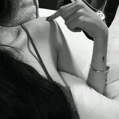 女生身体部位图头像第1张