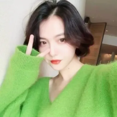 qq头像绿色系女生高清第1张