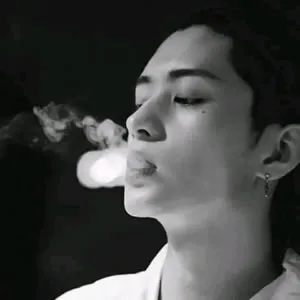 个性高冷头像男生图片第1张