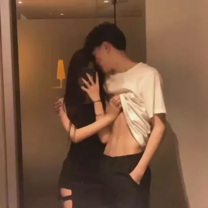 潮流情侣头像两张第1张