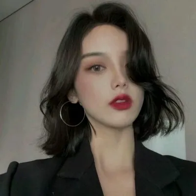 霸气图片女生超拽冷酷头像第1张