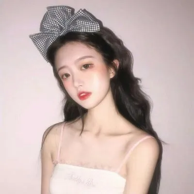 高清好看的潮流个性女生头像图片第1张