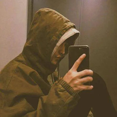 高清好看的个性男生头像图片第1张