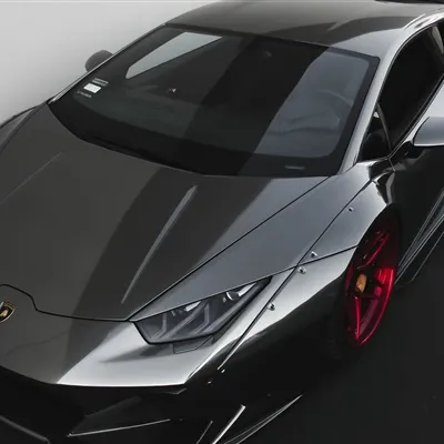 霸气黑色酷炫跑车微信头像图片第1张