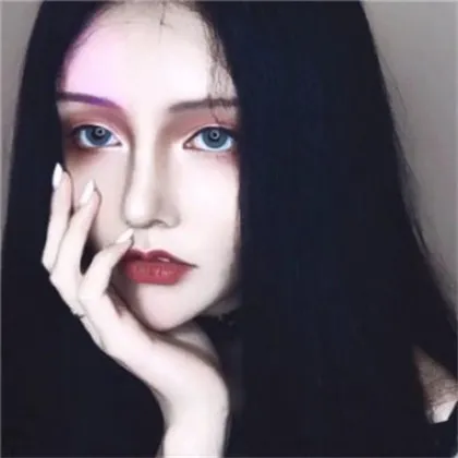 qq头像重口味女生第1张