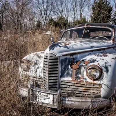 个性颓废的美非主流报废汽车微信头像图片第1张