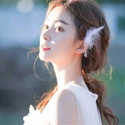 好看的美女网红个性QQ头像第1张