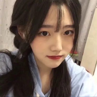 精选干净气质的个性美女QQ头像第1张